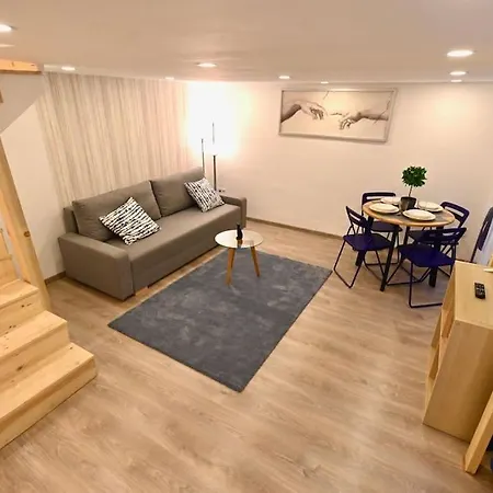 Cute Gallery Flat In Kiraly Street Apartman