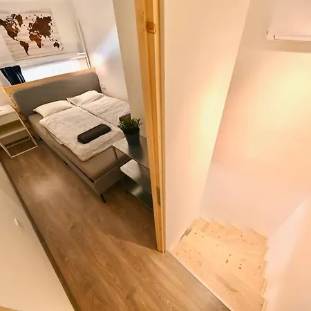 Апартаменты Cute Gallery Flat In Kiraly Street