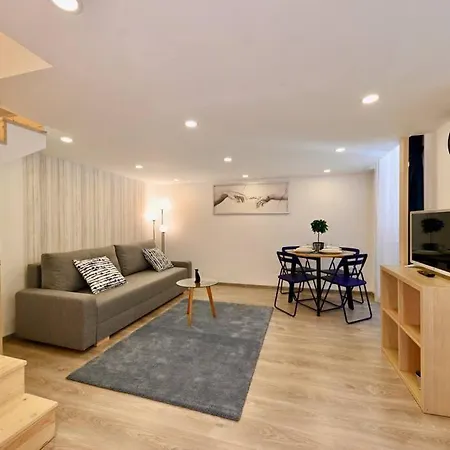 Cute Gallery Flat In Kiraly Street * Budapeşte